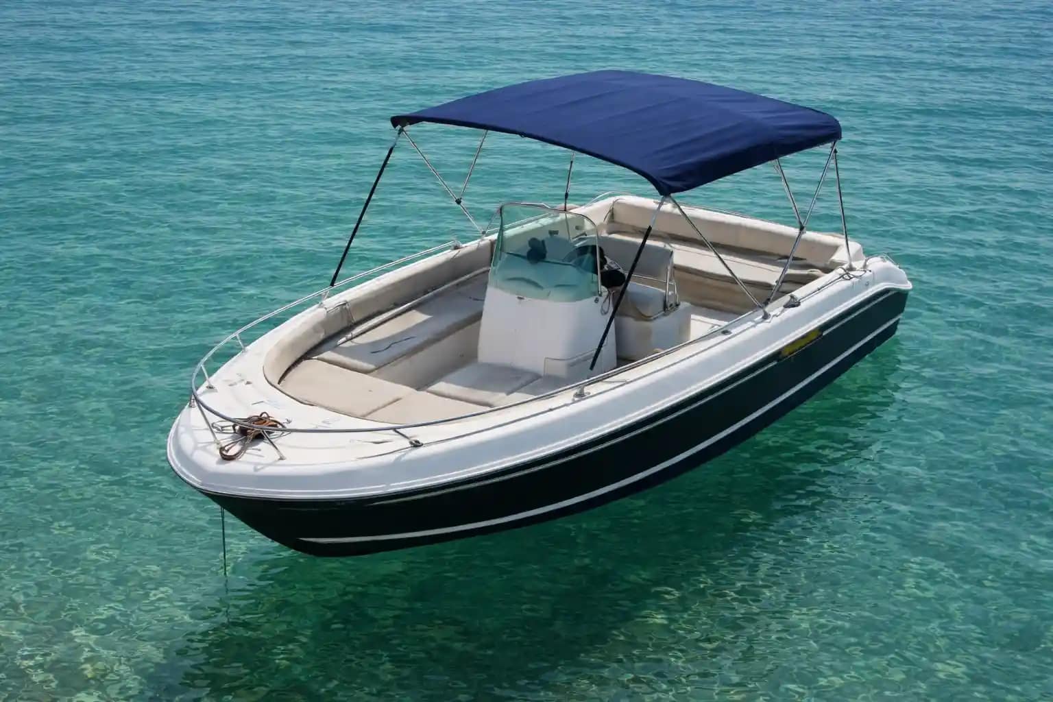 Location de bateau sans permis Annecy naviguer lac annecy sans permis